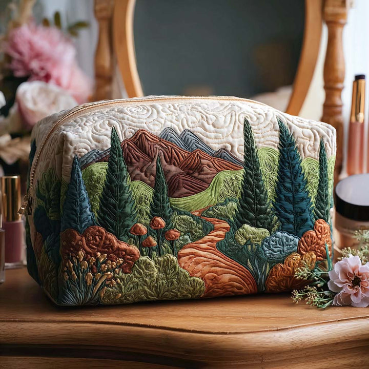 Anouk - Quilted Toiletry Bag in Green and Quilt Design